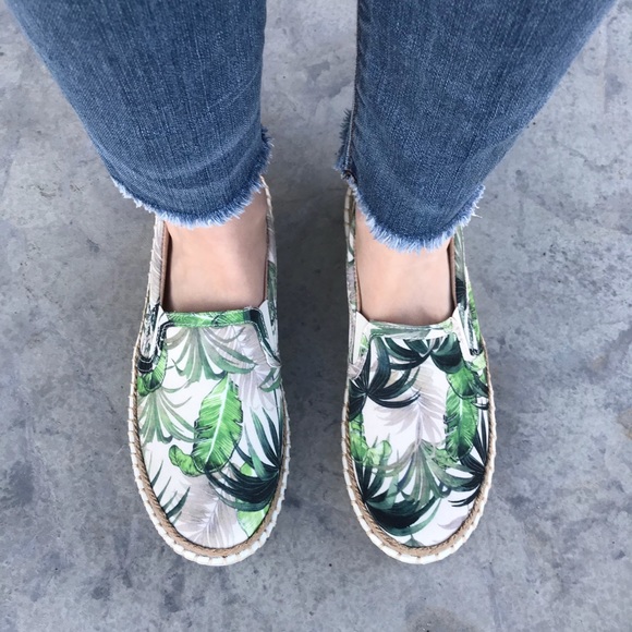 LAST 1🌴tropical leaf sneakers slip on green white - Picture 5 of 5